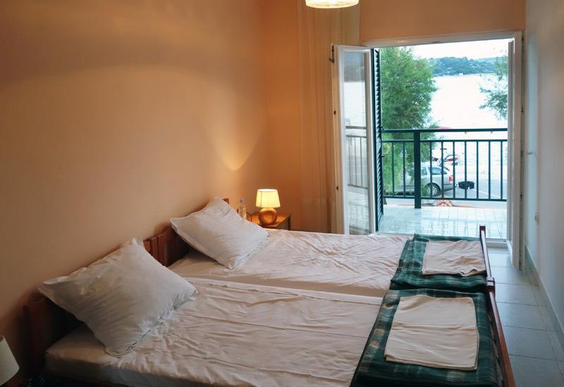 Waterfront Apartments Tisno Habitación foto